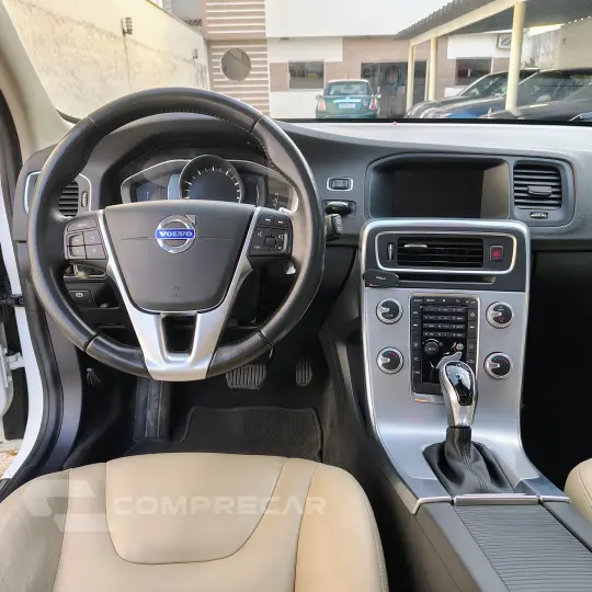 V60 2.0 T4 Momentum