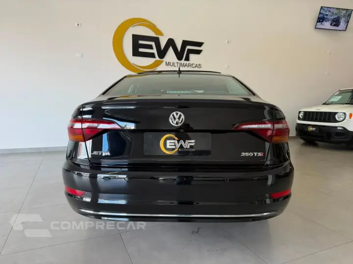 VOLKSWAGEN JETTA Comfort. 250 TSI 1.4 Flex 16v Aut.