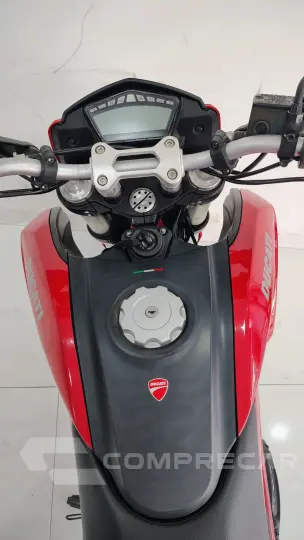 HYPERMOTARD 821