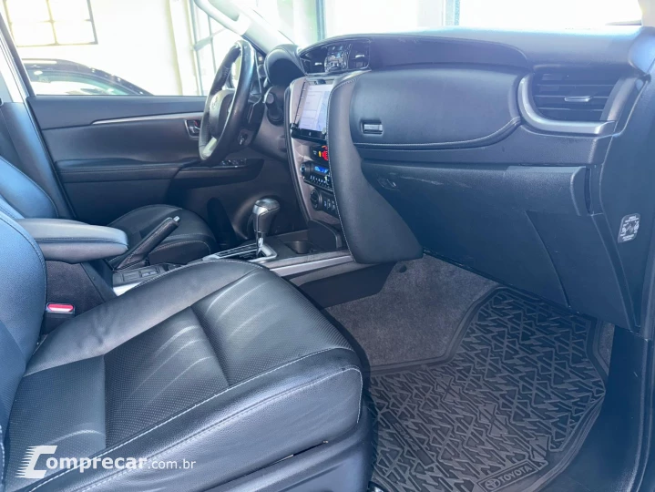 Hilux SW4 SRX 2.8