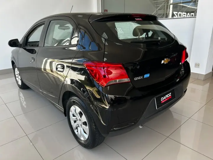 ONIX HATCH LT 1.0 8V FlexPower 5p Mec.