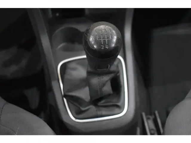 FOX - 1.0 MI TRENDLINE 8V 4P MANUAL