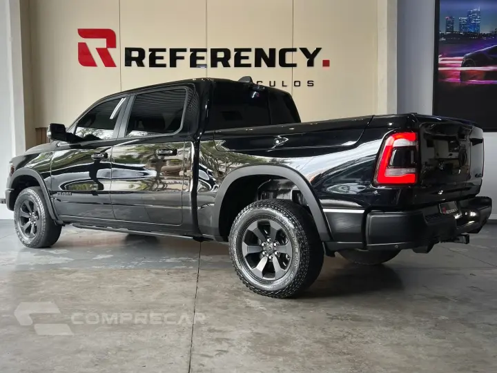 1500 5.7 V8 GASOLINA REBEL CD 4X4 AUTOMÁTICO