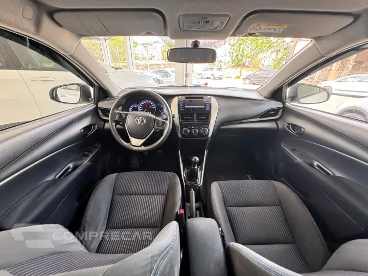 YARIS 1.5 16V FLEX SEDAN XL MANUAL