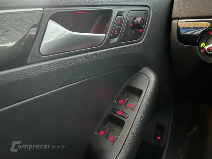 JETTA Highline 2.0 TSI 16V 4p Tiptronic