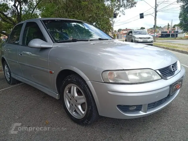 VECTRA SEDAN - 2.2 MPFI CD 16V 4P AUTOMÁTICO
