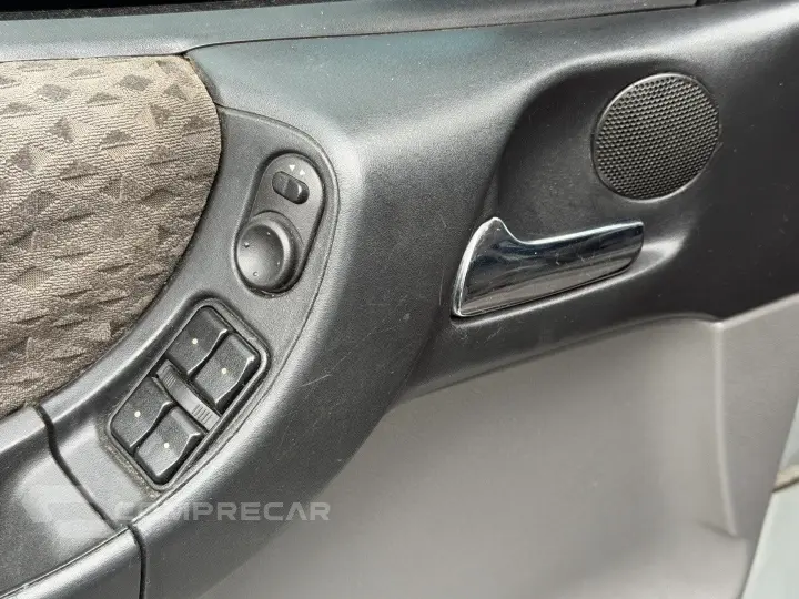 ZAFIRA 2.0 MPFI ELEGANCE 8V FLEX 4P AUTOMÁTICO