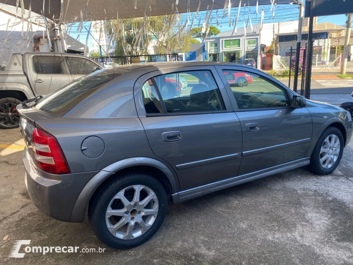 ASTRA 2.0 MPFI Advantage 8V