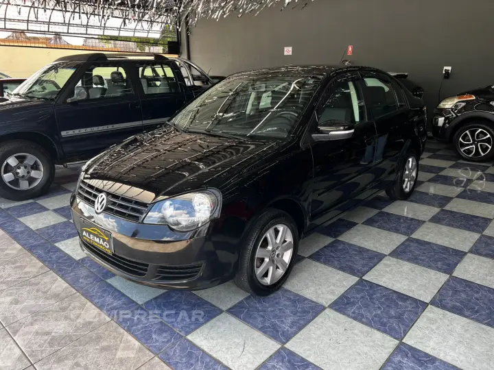 POLO SEDAN 1.6 MI 8V