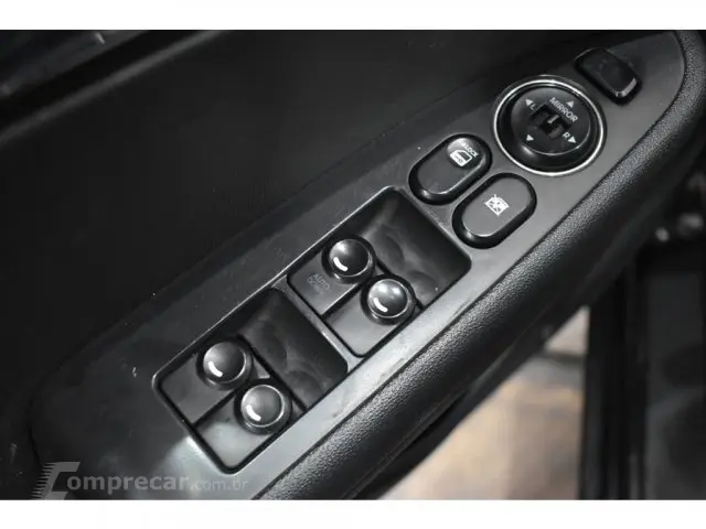 I30 - 2.0 MPFI GLS 16V 4P MANUAL