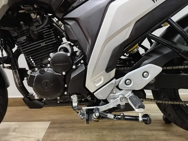 Fazer FZ25