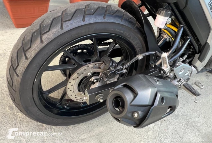 FAZER 250