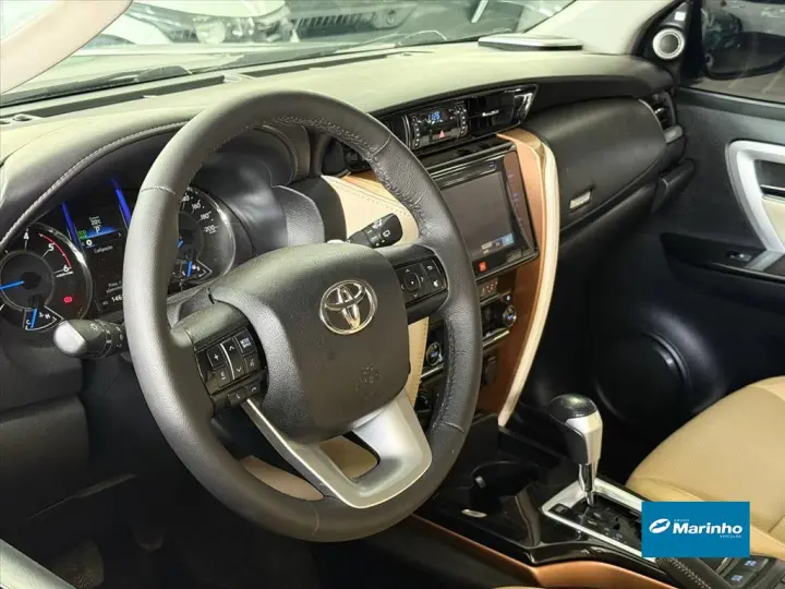 HILUX SW4 2.8 SRX DIAMOND 4X4 7 LUGARES 16V TURBO