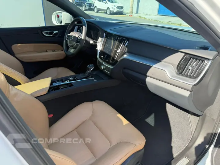 XC60 2.0 D5 Momentum AWD Geartronic