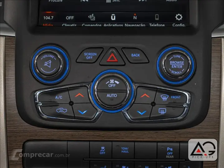 CLASSIC 5.7 V8 Laramie Night Edition CD 4X4