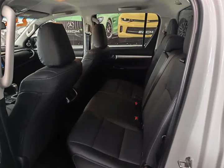 HILUX 2.8 D-4D TURBO DIESEL CD SRX 4X4 AUTOMÁTICO