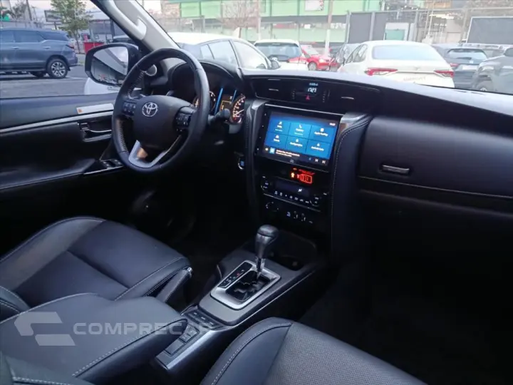 HILUX SW4 2.8 D-4D TURBO DIESEL SRX PLATINUM 4X4