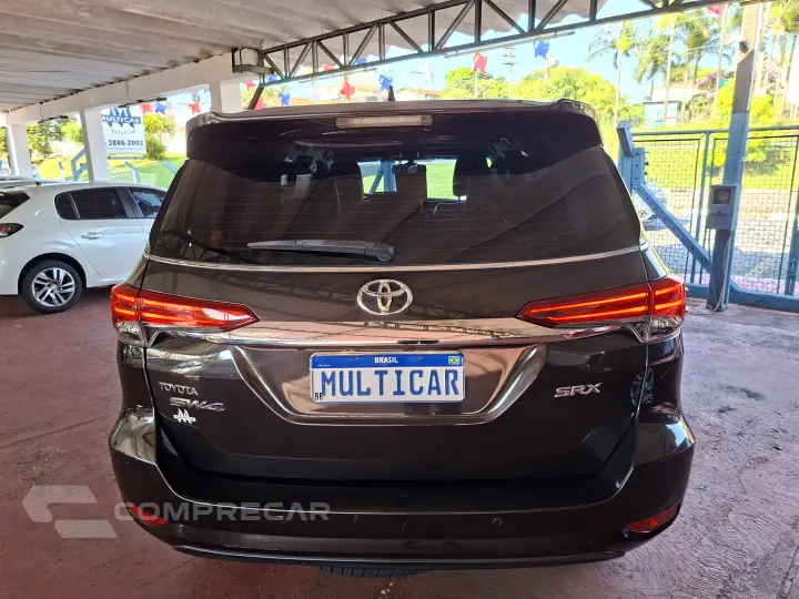 HILUX SW4 2.8 D-4d Turbo SRX 7L 4X4