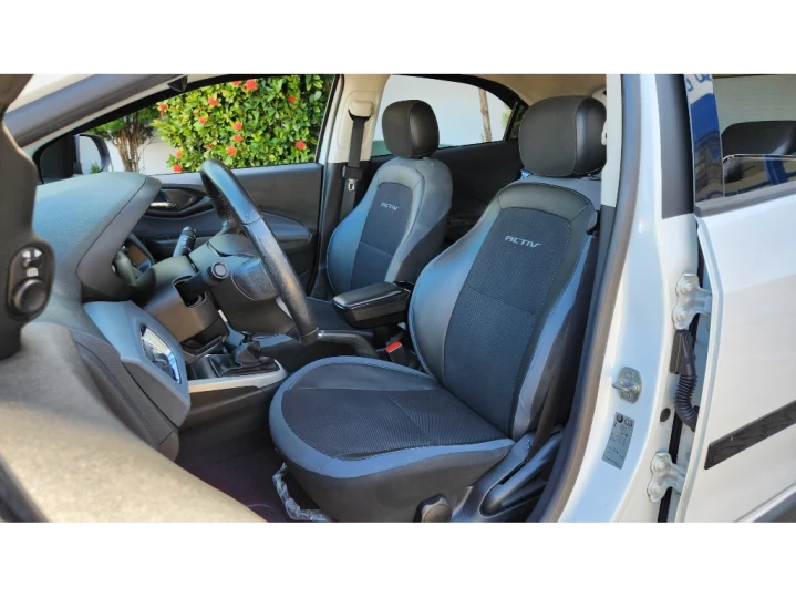 ONIX 1.4 MPFI ACTIV 8V FLEX 4P MANUAL