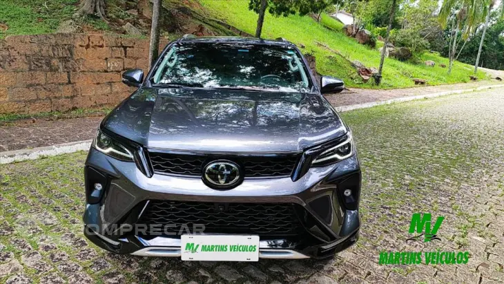 HILUX SW4 2.8 D-4D TURBO DIESEL SRX 4X4 AUTOMÁTICO