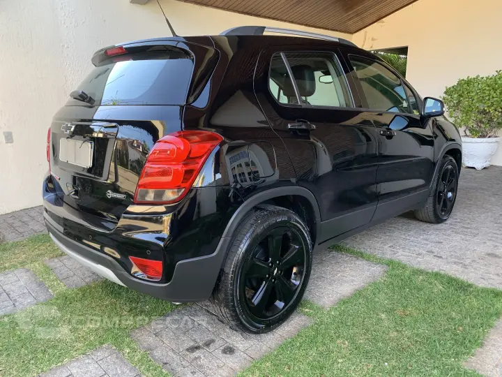 TRACKER 1.4 16V Turbo Midnight