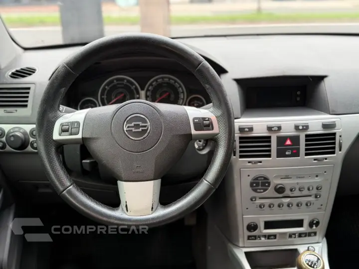 VECTRA 2.0 MPFI ELEGANCE 8V 140CV FLEX 4P MANUAL