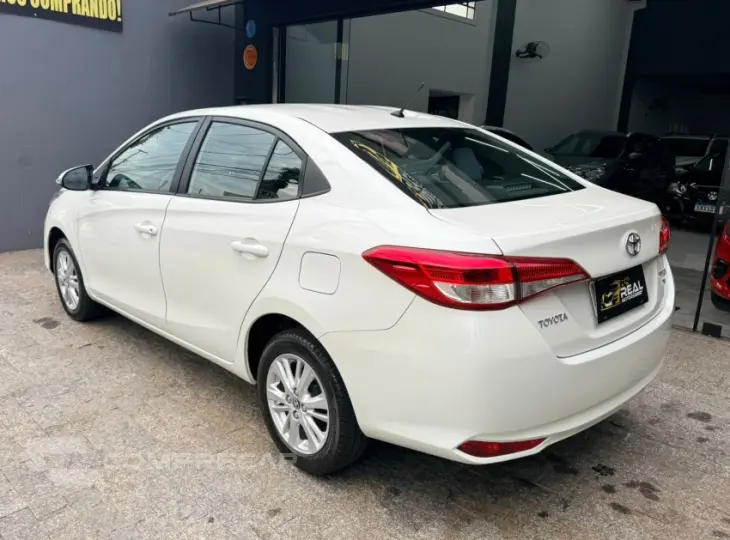 YARIS 1.5 16V Sedan XL