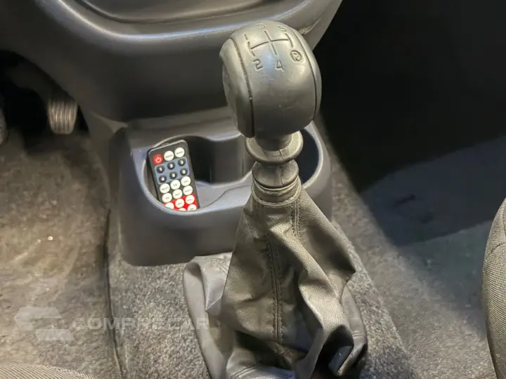 UNO 1.0 EVO VIVACE 8V FLEX 4P MANUAL