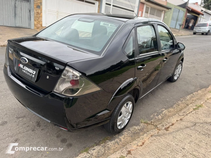 FIESTA 1.6 Rocam SE Sedan 8V