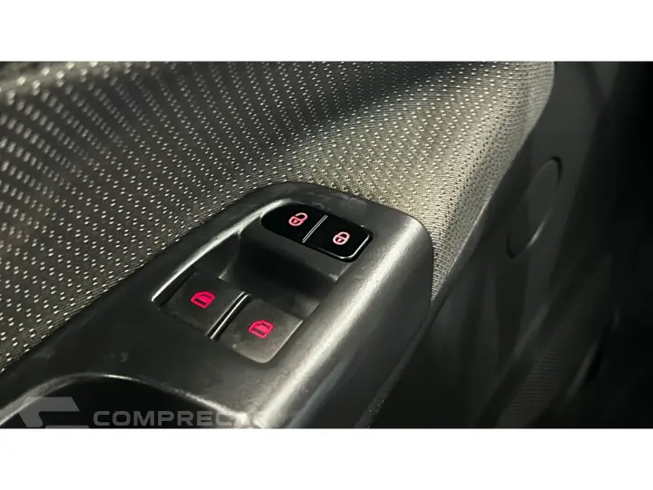 VOYAGE 1.0 MI 8V FLEX 4P MANUAL