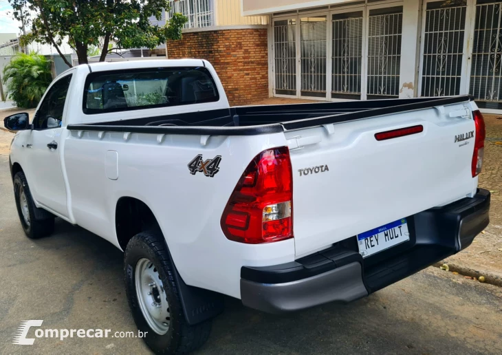 HILUX 2.4 4X4 8V