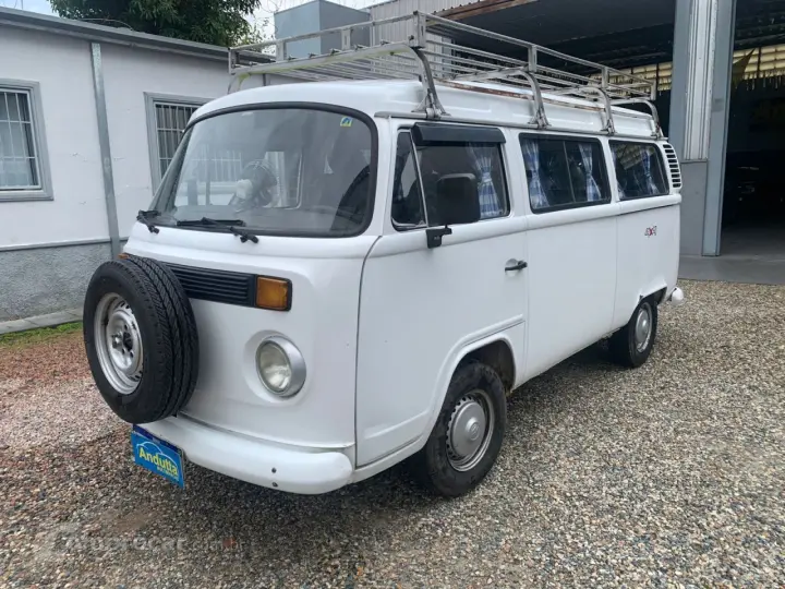 Kombi 1.6 STD 9 LUGARES