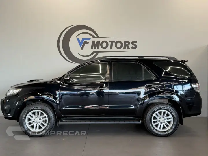 HILUX SW4 3.0 SRV 4X4 7 LUGARES 16V TURBO INTERCOOLER DIESEL