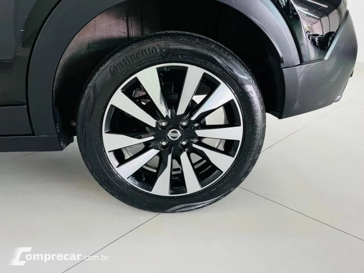 KICKS SV CVT