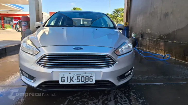 FOCUS 2.0 Titanium Fastback 16V