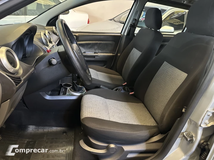 FIESTA 1.6 MPI Class Sedan 8V