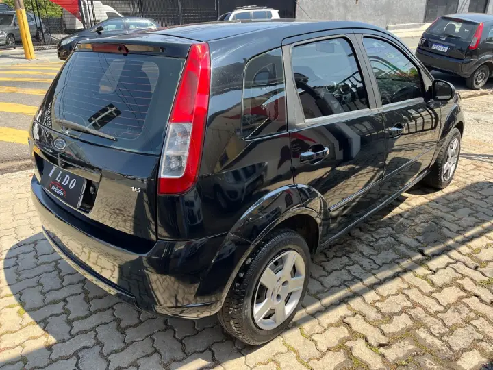 FIESTA 1.6 MPI Class Hatch 8V