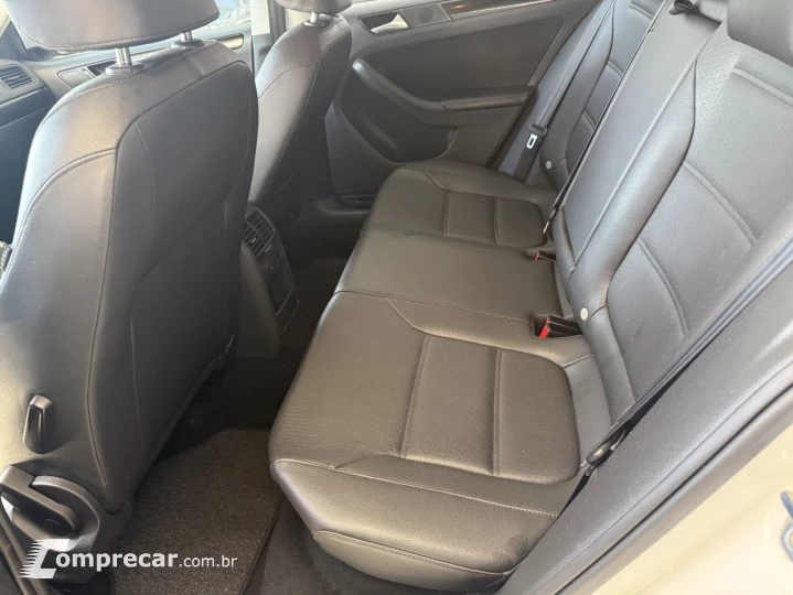 Jetta 2.0 4P CONFORTLINE TIPTRONIC AUTOMÁTICO