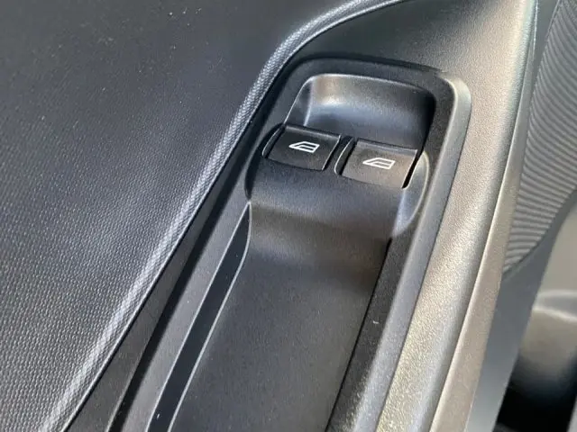 KA - 1.0 SE 12V 4P MANUAL