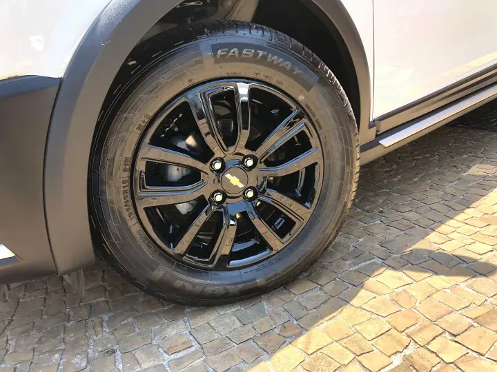 Onix 1.4 Mpfi Activ 8V Flex 4P Automático