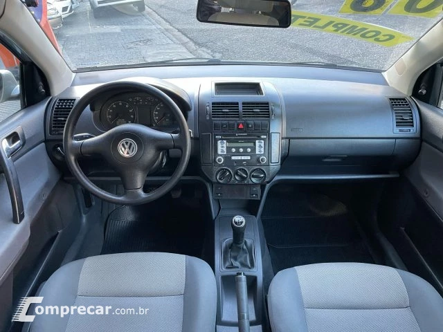 POLO SEDAN - 1.6 MI 8V 4P MANUAL