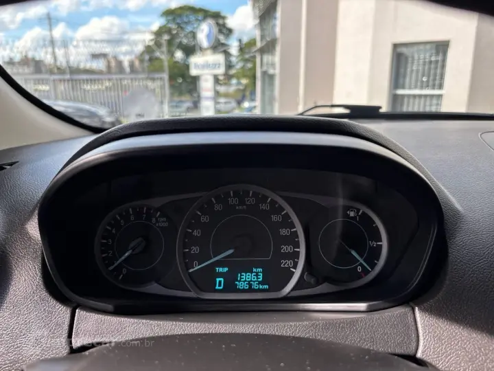 ka sedan Se Plus automático