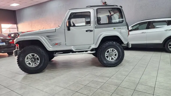 T-4 4x4 3.0 TB Int. Cap. Rígida Diesel