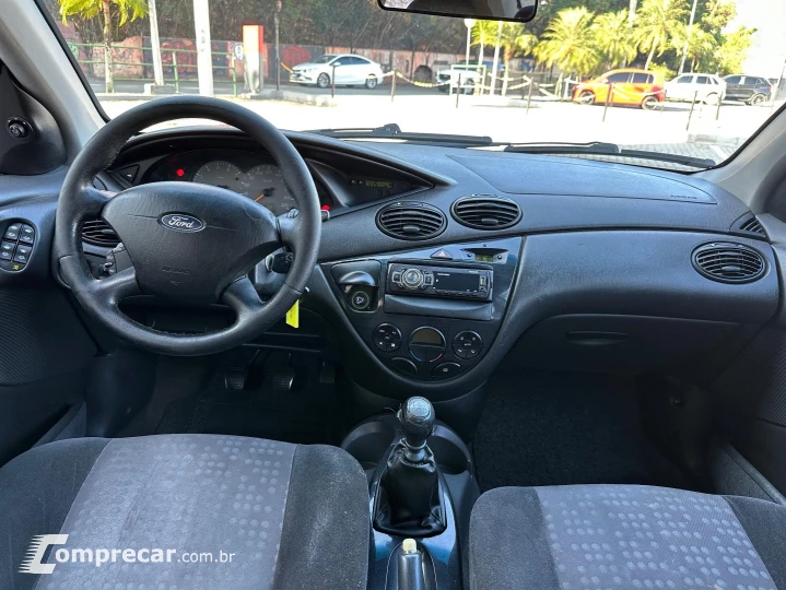 FOCUS 2.0 GHIA SEDAN 16V GASOLINA 4P MANUAL