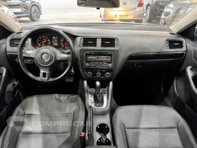 JETTA - 2.0 COMFORTLINE 4P MANUAL