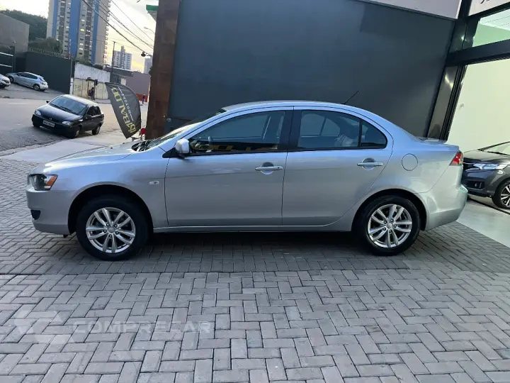 Lancer HL 2.0 16V 160cv Aut.
