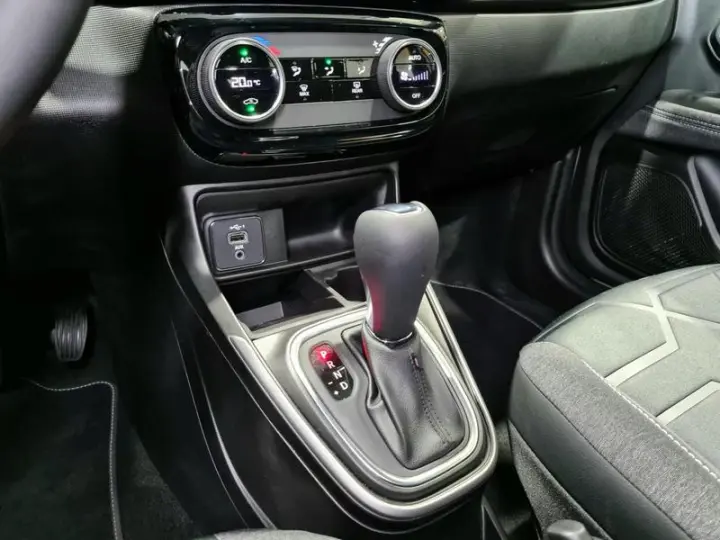 STRADA VOLCANO 1.3 FLEX 8V CD AUT.