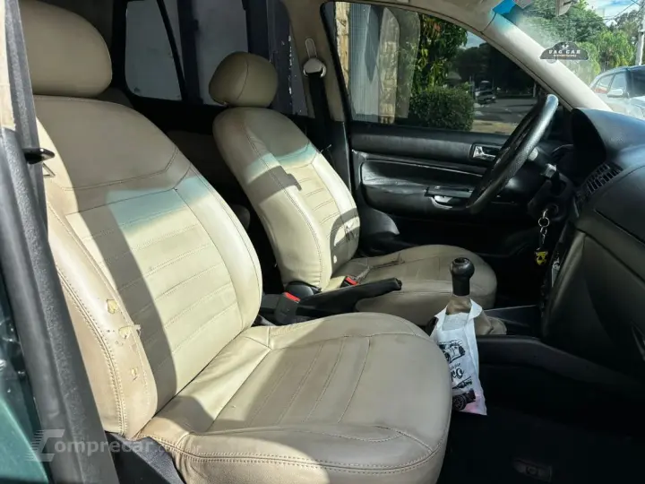 Golf 1.6Mi/ 1.6Mi Gener./Black & Silver