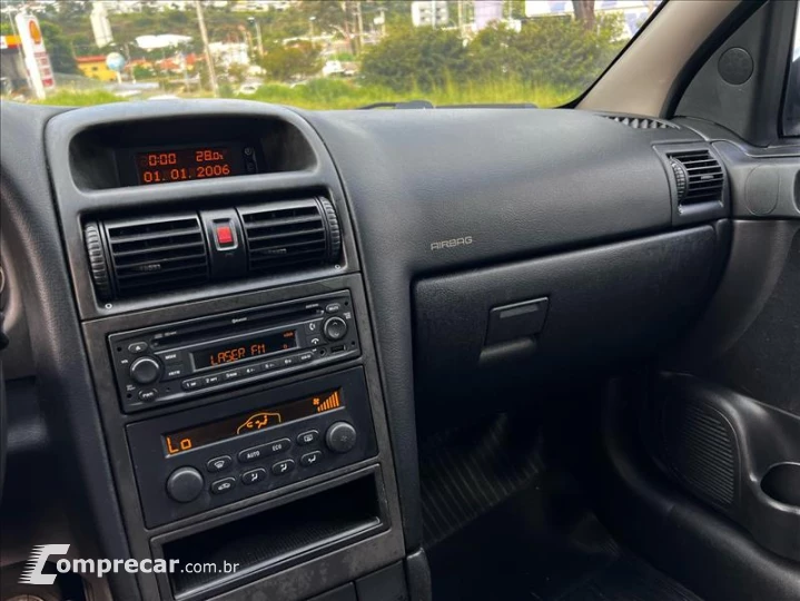 ASTRA 2.0 MPFI Advantage Sedan 8V