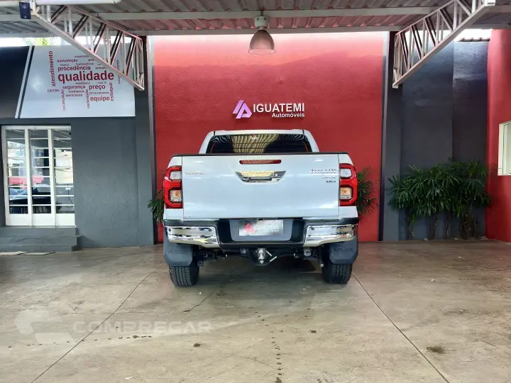 HILUX 2.8 D-4D TURBO DIESEL CD SRX 4X4 AUTOMÁTICO